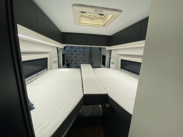 VAN SKYLINE 63 LB – Image 3